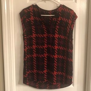 The Limited red houndstooth sleeveless blouse